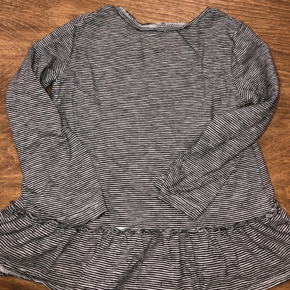 Carter’s Little Girls 2T Mini Power Long Sleeve Glitter Top